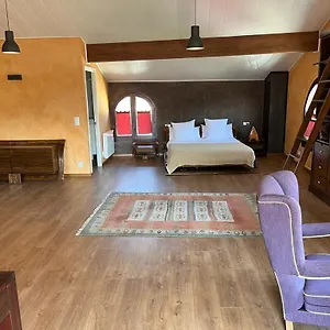 Comanegra , Castellfollit de la Roca España
